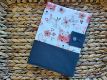 Charger l'image dans la galerie, Protège carnet de santé " Lya "