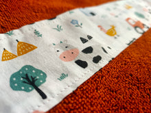Charger l'image dans la galerie, Serviette enfant " Fermette 🐮" Terracotta