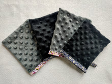 Charger l'image dans la galerie, Lot de 4 gants démaquillants Minky