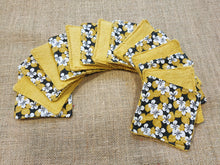 Charger l'image dans la galerie, Lingettes " Boutons d'or "