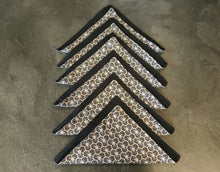 Charger l'image dans la galerie, 1 Serviette de table "Graphique "