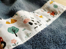 Charger l'image dans la galerie, Serviette enfant " Fermette 🐮" Gris