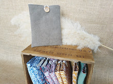 Charger l'image dans la galerie, Pochette à livre de poche/ liseuse " Velours côtelé"