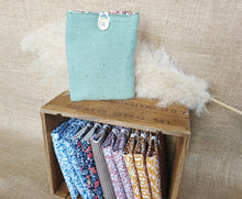 Charger l'image dans la galerie, Pochette à livre de poche/ liseuse " Gaze de coton vert "