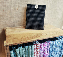 Charger l'image dans la galerie, Pochette à livre de poche/ liseuse " Pois ⚫⚪ "