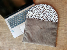 Charger l'image dans la galerie, Pochette pour PC portable " MARRON " (taille S))