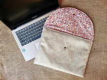 Charger l'image dans la galerie, Pochette pour PC portable " Dorée pailletée" (taille S)