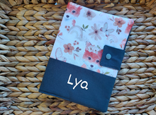 Charger l'image dans la galerie, Protège carnet de santé " Lya "