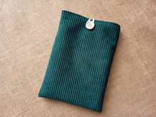 Charger l'image dans la galerie, Pochette à livre "Velours côtelé Vert"
