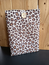 Charger l'image dans la galerie, Pochette à livre "Léopard"

