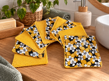 Charger l'image dans la galerie, Lingettes " Boutons d'or "
